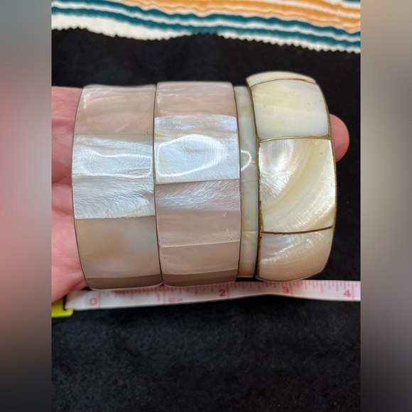 Vintage Mother of pearl bangles brass and silver tone with chunky necklace - Picture 5 of 8